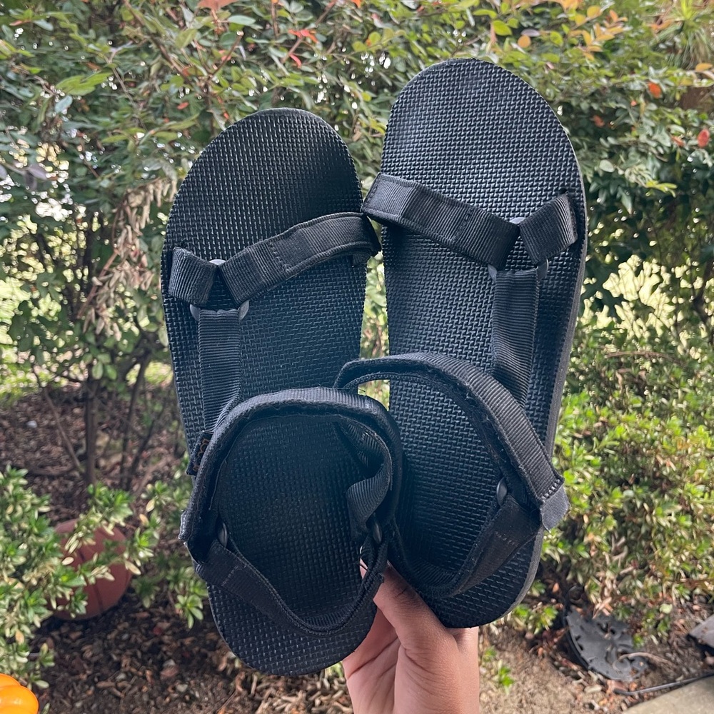 TEVA Men’s Original Universal Sandal in Black